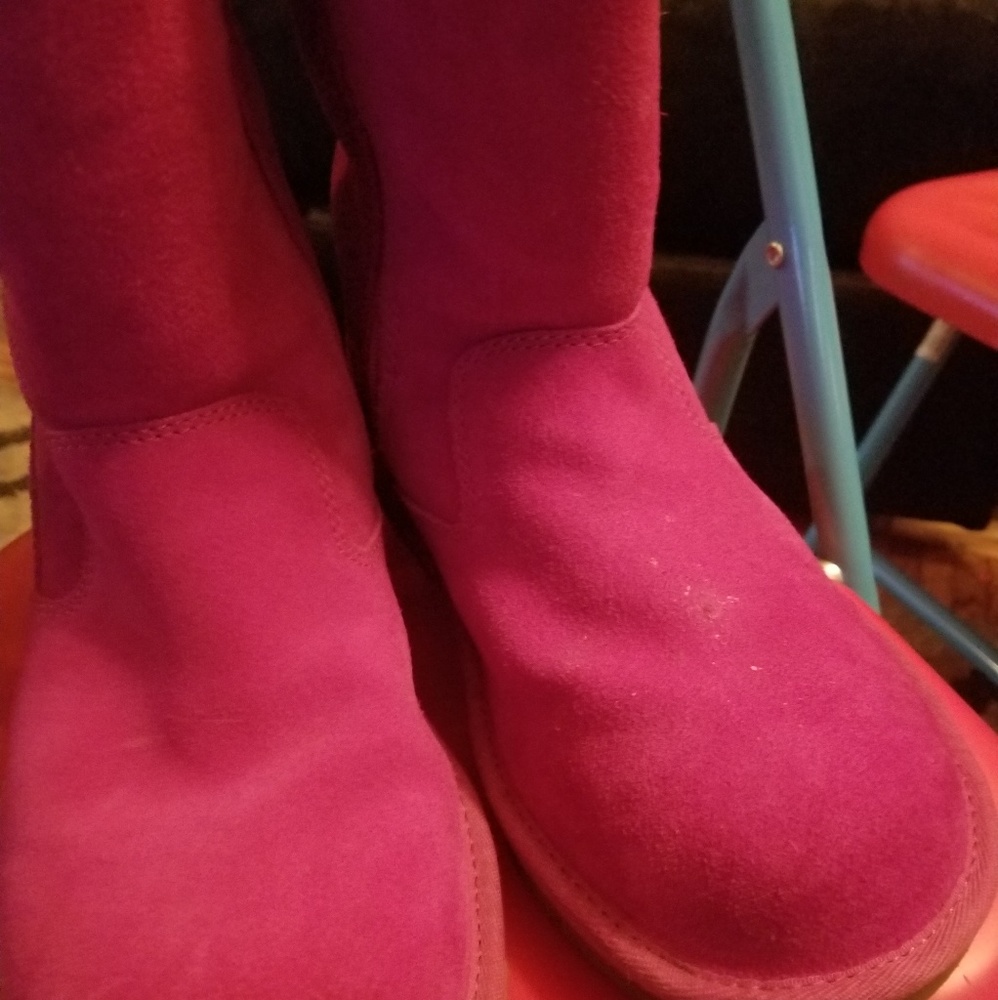 UGGS